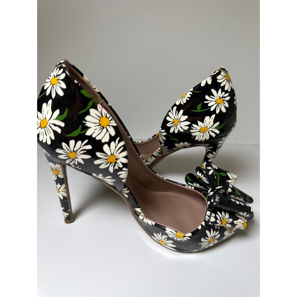 Betsey Johnson Prince Black Daisy Floral Patent D'Orsay Bow Pumps Heels Size 8 - Picture 6 of 6